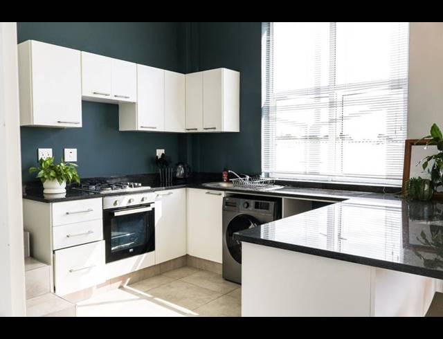 1 BEDROOM APARTMENT FOR SALE IN HILTON CENTRAL